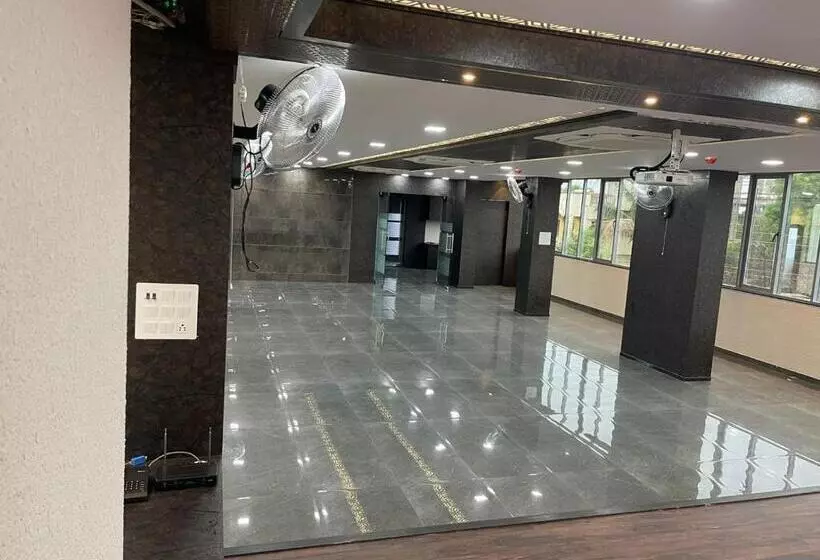 Hotelli Chiranjeevi Kolhapur