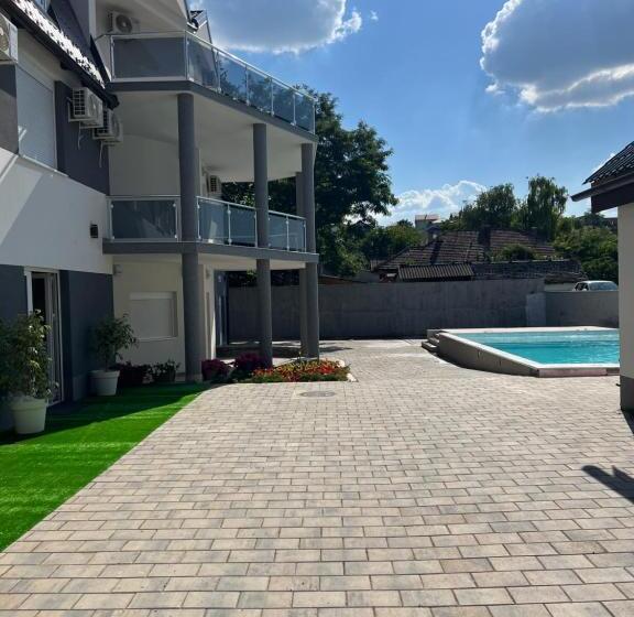 پانسیون Big House