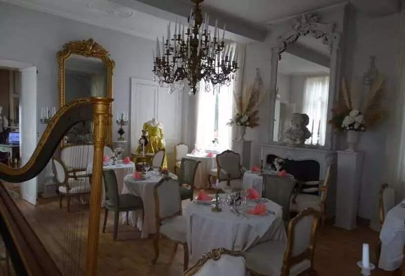 Aamiaismajoitus (B&B) Le Domaine Du Château Blanc à 10 Minutes De Pairi Daiza