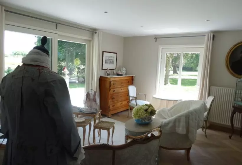 Aamiaismajoitus (B&B) Le Domaine Du Château Blanc à 10 Minutes De Pairi Daiza