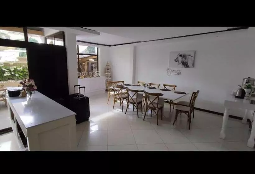 ホテル Vila Pereira Lda
