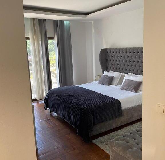 호텔 Vila Pereira Lda