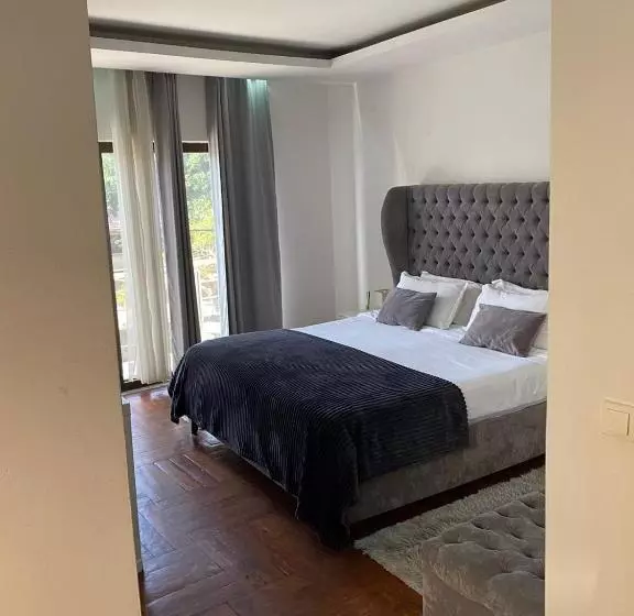 ホテル Vila Pereira Lda