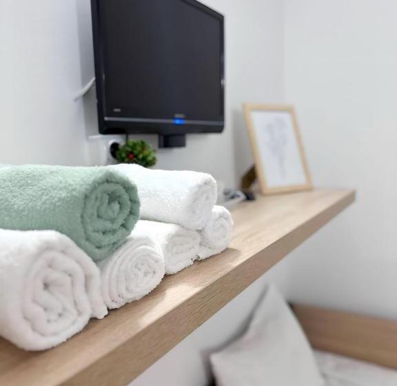 هاستل Hanul Lui Ionut 2