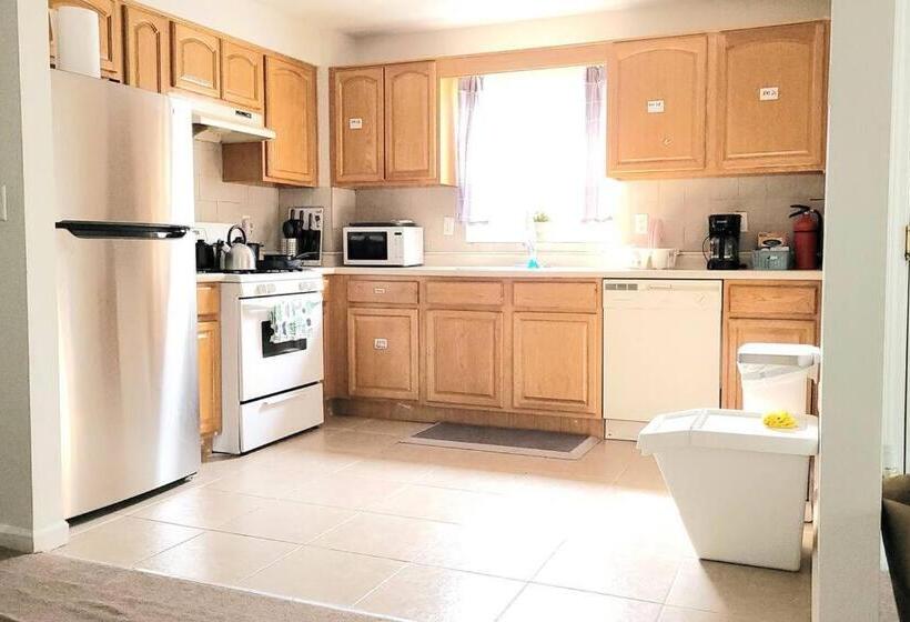 تختخواب و صبحانه Emerald Guest Room 2c