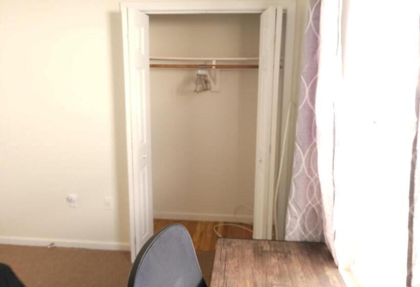 تختخواب و صبحانه Emerald Guest Room 2c