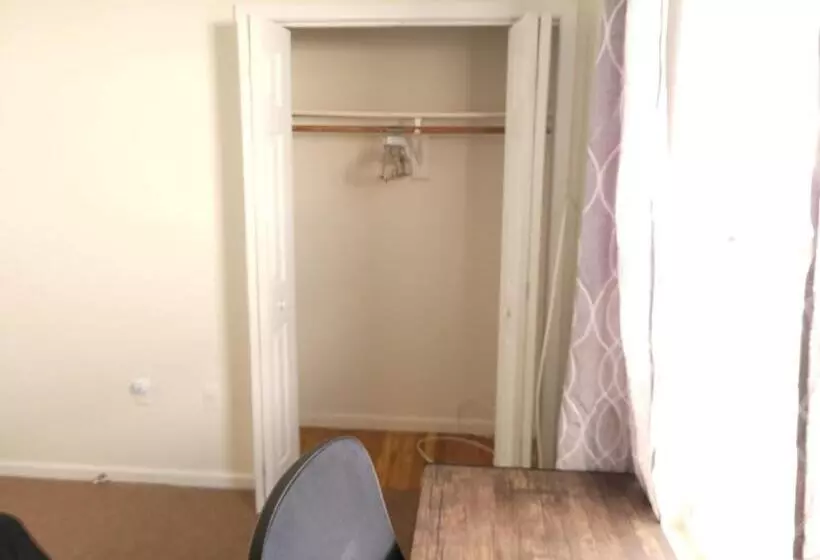 ベッドアンドブレックファースト Emerald Guest Room 2c