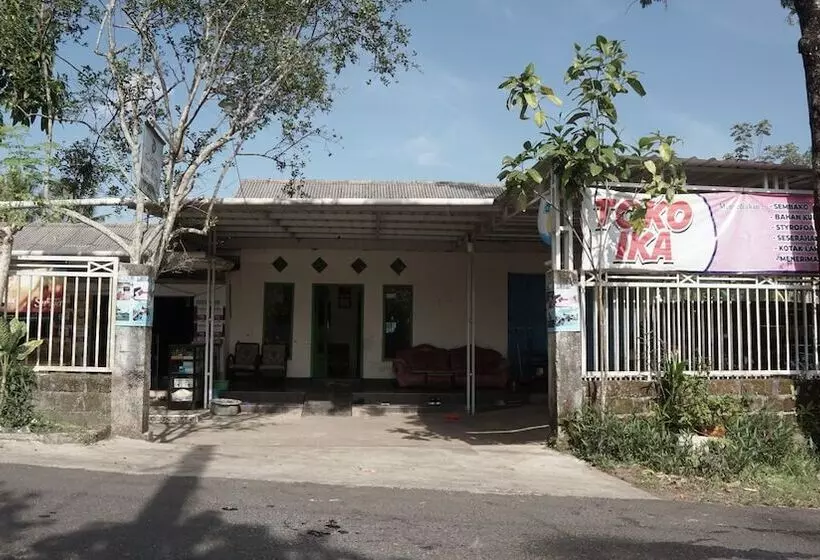 Hotelli Spot On 92699 Irish Irish Homestay