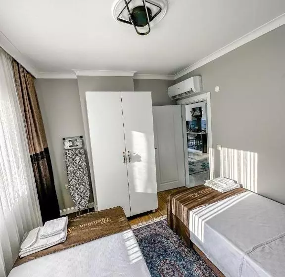 Metehan Sui̇t Apart
