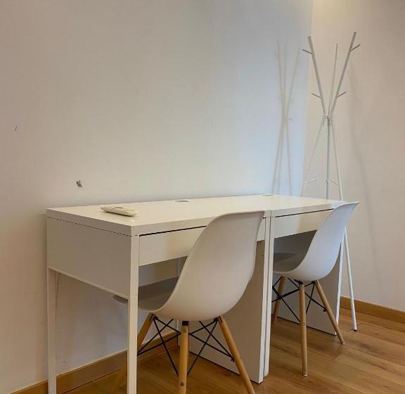 펜션 Comfortable Bedrooms In Apartment With River View