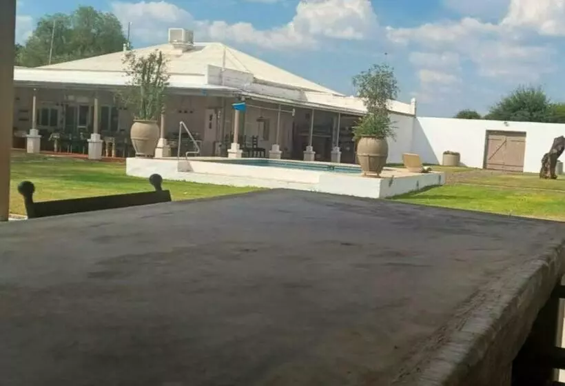 Aamiaismajoitus (B&B) Farm Secretaris