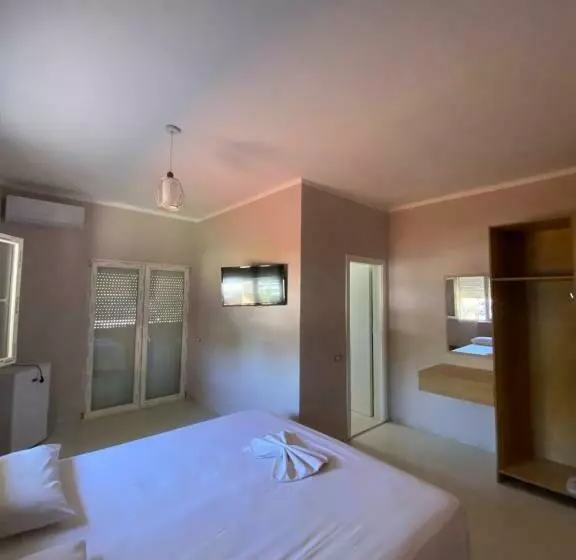 تختخواب و صبحانه Blu Horizon Hotel Gjipe