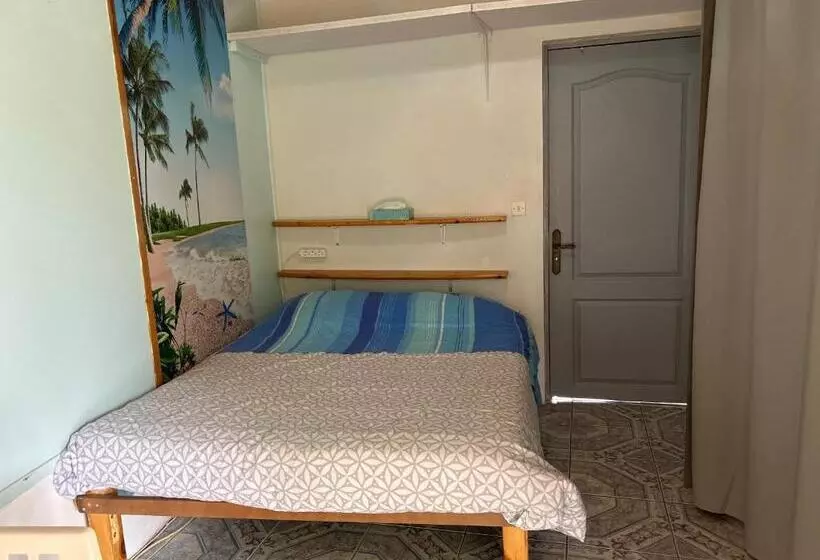 ペンション 2 à 4 Pers Appartement Dans Maisonnette Piscine Chambre Double Salle De Bain Privatif