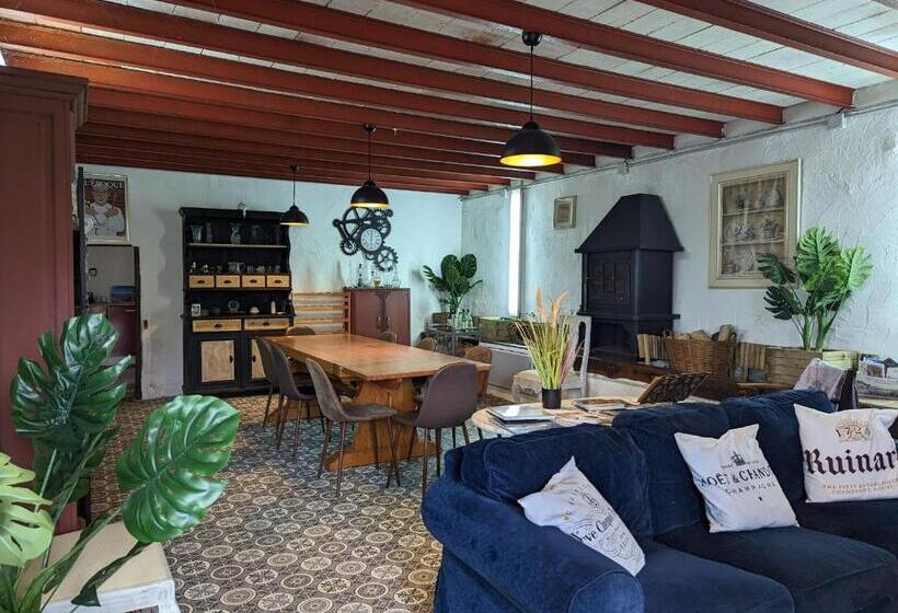 بنسيون Guestroom Bouges Le Château, 1 Pièce, 2 Personnes   Fr 1 591 518