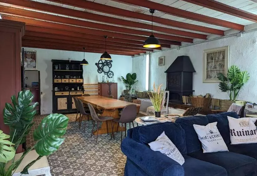 ペンション Guestroom Bouges Le Château, 1 Pièce, 2 Personnes Fr 1 591 518
