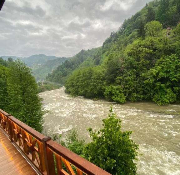 مبيت وإفطار Deredekal Suit Bungalov