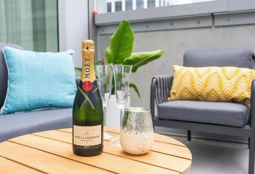 Hotelli Azur Legacy Collection