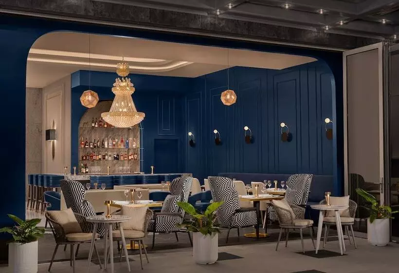 Hotelli Azur Legacy Collection