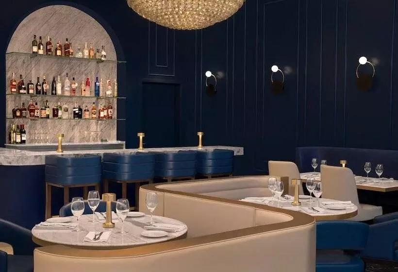 Hotelli Azur Legacy Collection