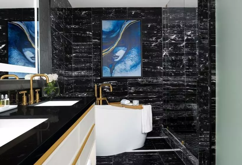 Hotelli Azur Legacy Collection