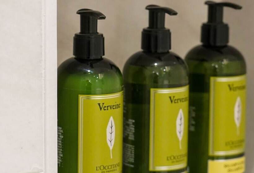 هتل Azur Legacy Collection