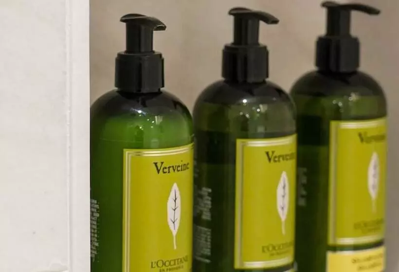 Hotelli Azur Legacy Collection