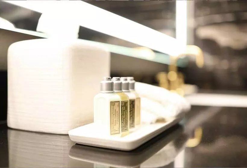 Hotelli Azur Legacy Collection