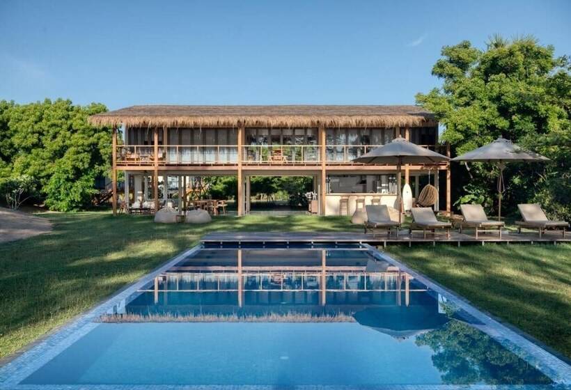 בית מלון כפרי Niketh Villa Komari Arugambay