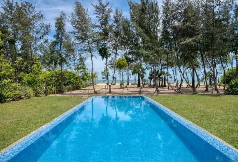 ホテル Niketh Villa Komari Arugambay