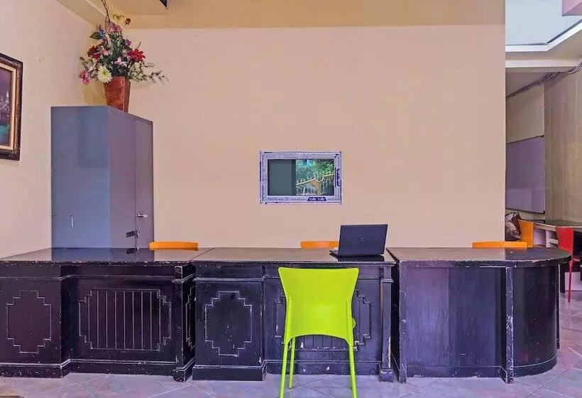 هتل Oyo 92687 Alnindo Makaliwe