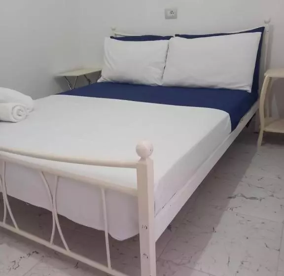 ペンション Lalaj Guesthouse