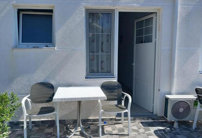 پانسیون Lalaj Guesthouse