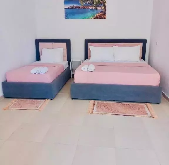 ペンション Lalaj Guesthouse