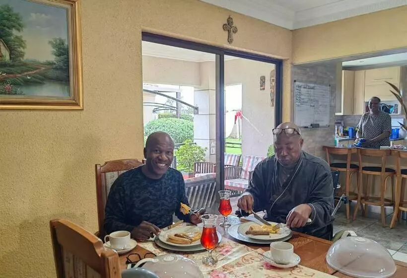 Majatalo Leondale Guest House