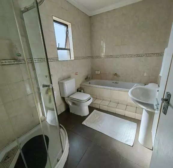 Majatalo Leondale Guest House