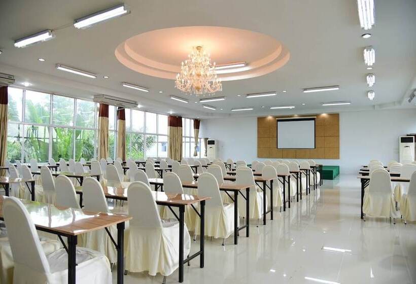 Tuscany Hotel By Skypark