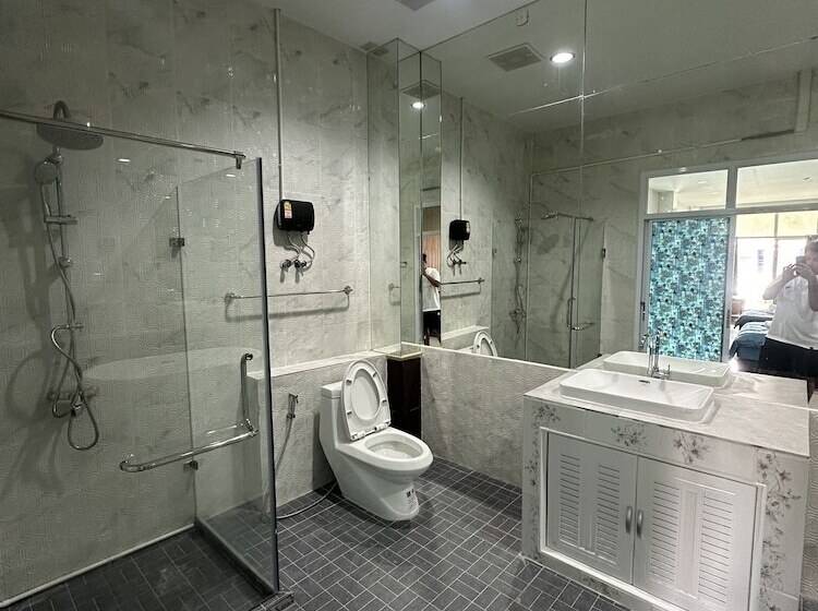 Tuscany Hotel By Skypark