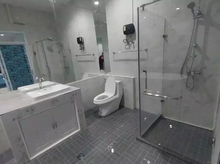 Tuscany Hotel By Skypark