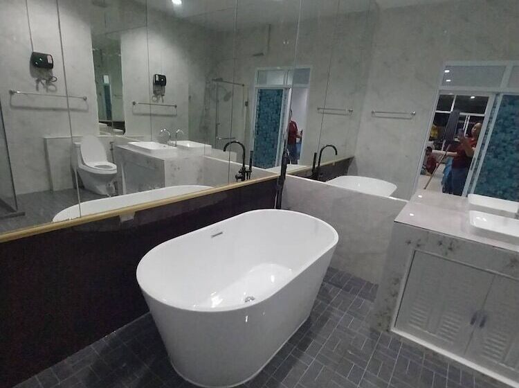 Tuscany Hotel By Skypark