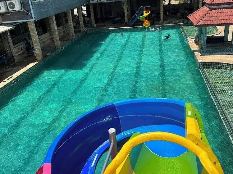 Tuscany Hotel By Skypark