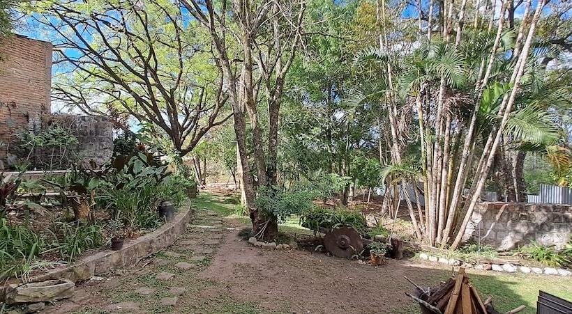 تختخواب و صبحانه Villa Chelsey