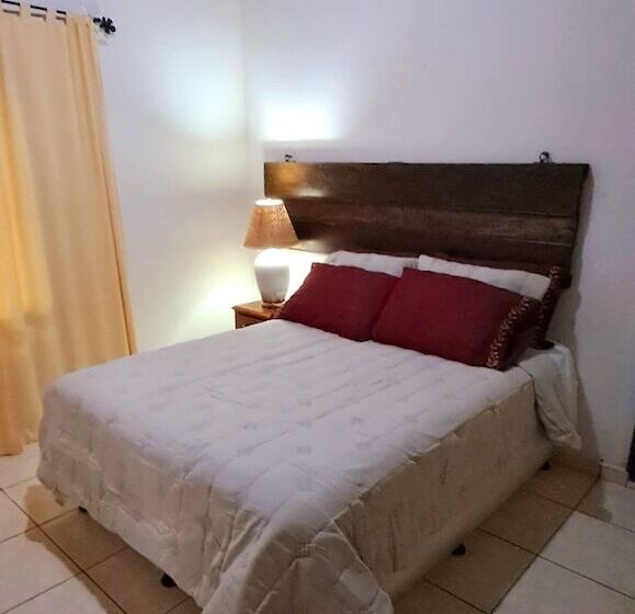 تختخواب و صبحانه Villa Chelsey