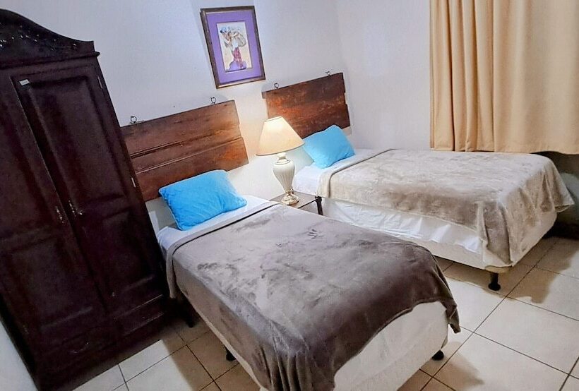 تختخواب و صبحانه Villa Chelsey