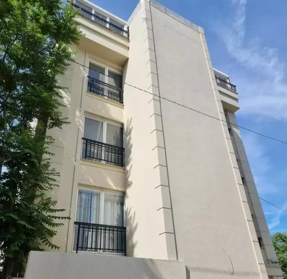 Elite Park Hotel & Suites