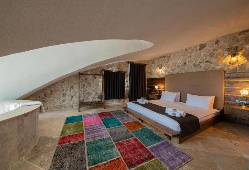 هتل Cappadocia Hobbit House