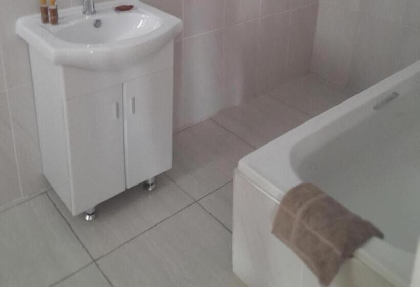 膳宿费 Luyolo Guest Lodge