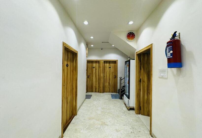 Hotell Shree Mahakal Krapa