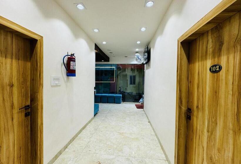 Hotell Shree Mahakal Krapa