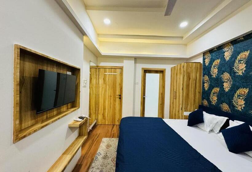 Hotell Shree Mahakal Krapa