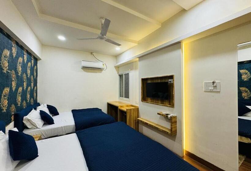 Hotell Shree Mahakal Krapa